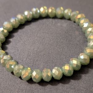 Vintage Sparkly Green Faceted Crystal Bead Stretchy Bracelet